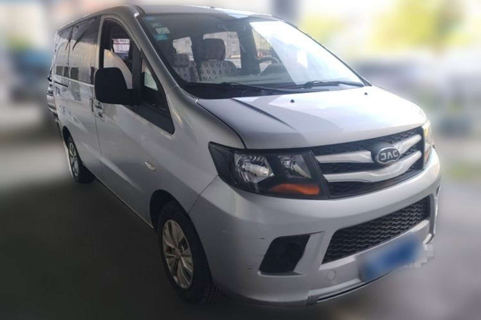 Used JAC Refine M3 2018 1.6L Express Edition 7-Seater Front Right 45 Deg