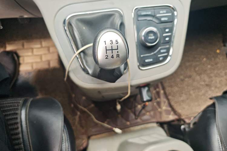 Used JAC Refine M3 2018 IKEA Edition 1.6L Luxury Model Gear Lever