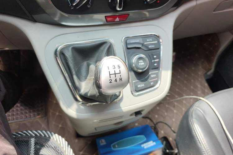 Used JAC Refine M3 2018 IKEA Edition 1.6L Luxury Smart Model Gear Lever
