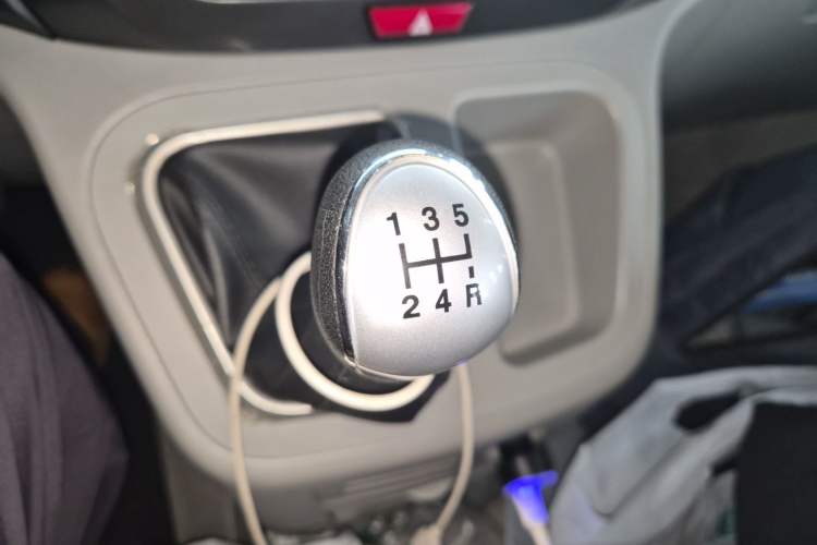 Used JAC Refine M3 2018 Creator Edition 1.6L Comfort Version Gear Lever