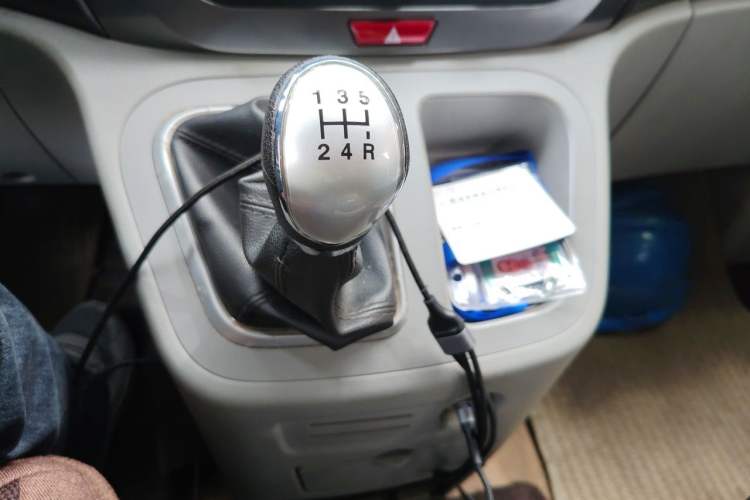 Used JAC Refine M3 2018 1.6L Express Edition 7-Seater Gear Lever