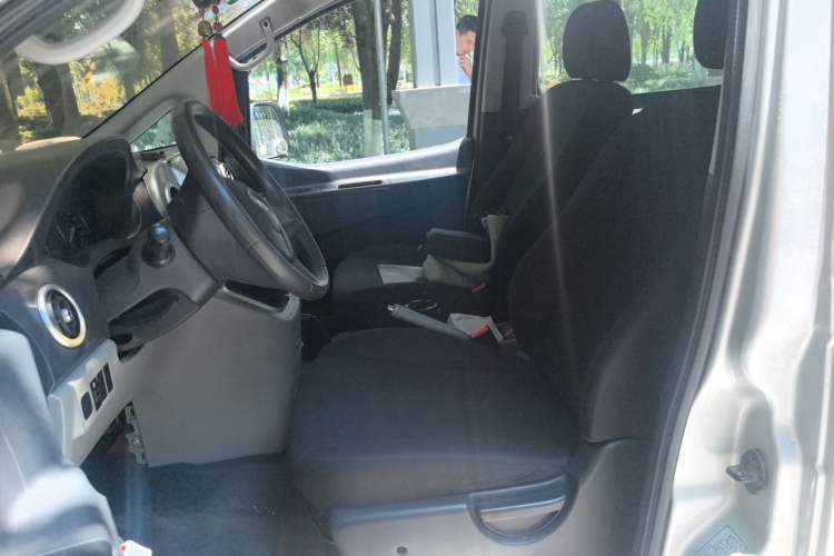 Used JAC Refine M3 2018 1.6L Express Edition 7-Seater Left Front Seat