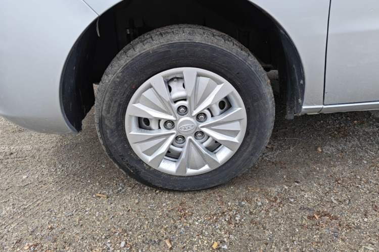 Used JAC Refine M3 2018 1.6L Express Edition 7-Seater Left Front Wheel Hub