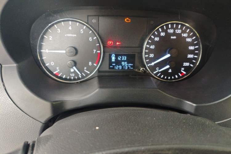 Used JAC Refine M3 2018 Creator Edition 1.6L Comfort Version Odometer Close Up