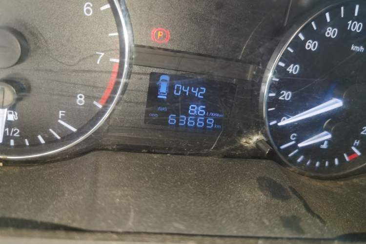 Used JAC Refine M3 2018 1.6L Logistics Edition Odometer Close Up