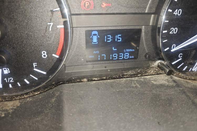 Used JAC Refine M3 2018 IKEA Edition 1.6L Luxury Smart Model Odometer Close Up