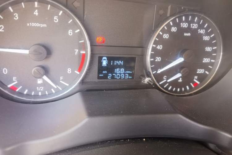 Used JAC Refine M3 2018 IKEA Edition 1.6L Luxury Smart Model Odometer Close Up