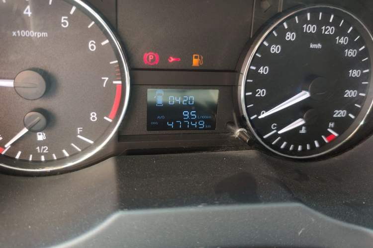 Used JAC Refine M3 2018 IKEA Edition 1.6L Luxury Smart Model Odometer Close Up