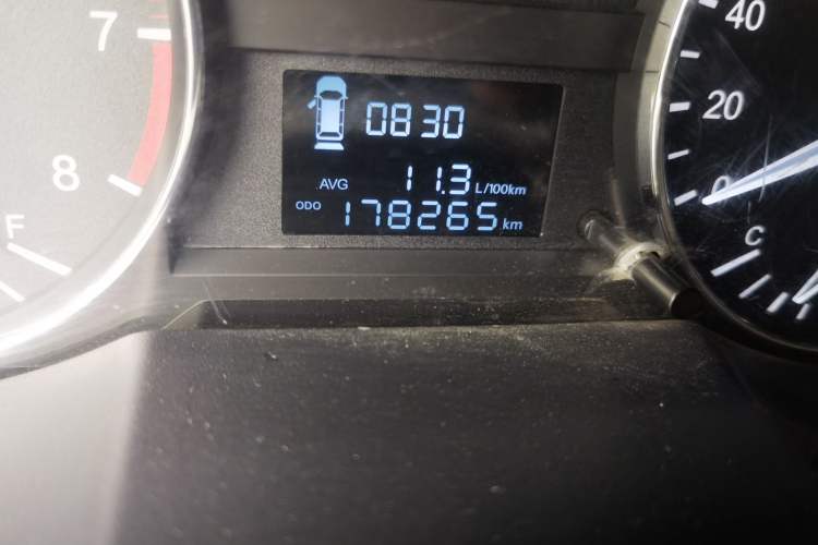 Used JAC Refine M3 2018 IKEA Edition 1.6L Luxury Smart Model Odometer Close Up