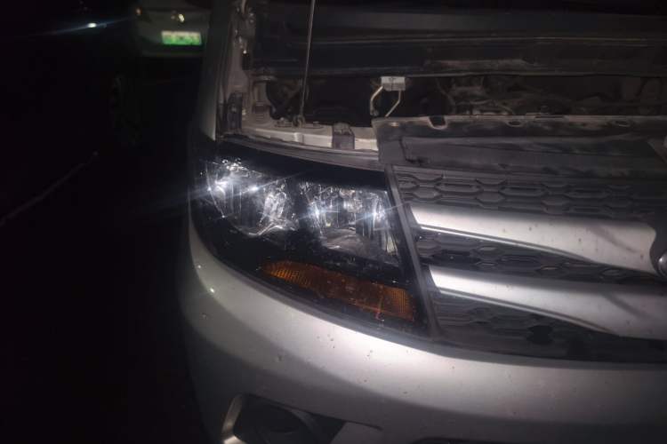 Used JAC Refine M3 2018 1.6L Express Edition 5-seater Right Front Headlight
