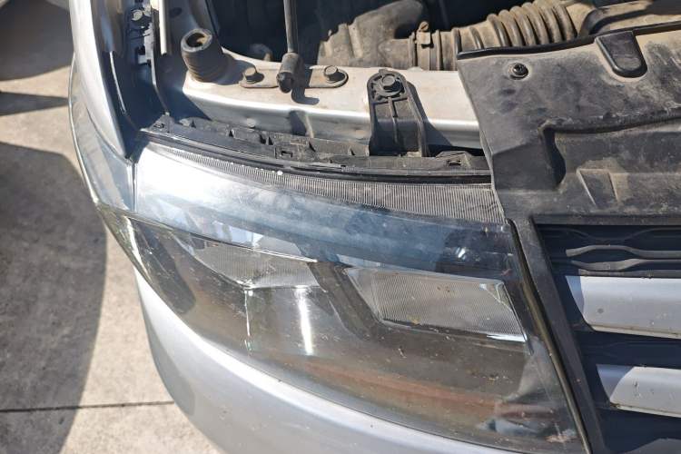Used JAC Refine M3 2018 1.6L Express Edition 5-seater Right Front Headlight