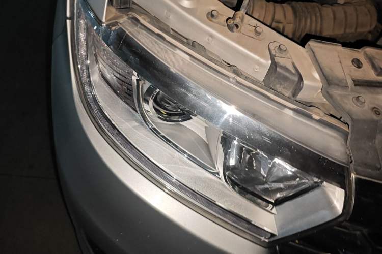 Used JAC Refine M3 2018 IKEA Edition 1.6L Luxury Smart Model Right Front Headlight