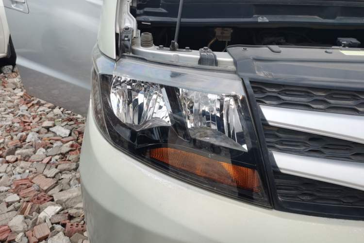 Used JAC Refine M3 2018 1.6L Express Edition 5-seater Right Front Headlight