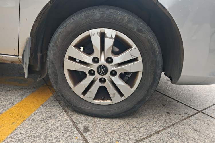 Used JAC Refine M3 2018 IKEA Edition 1.6L Luxury Model Right Front Wheel Hub