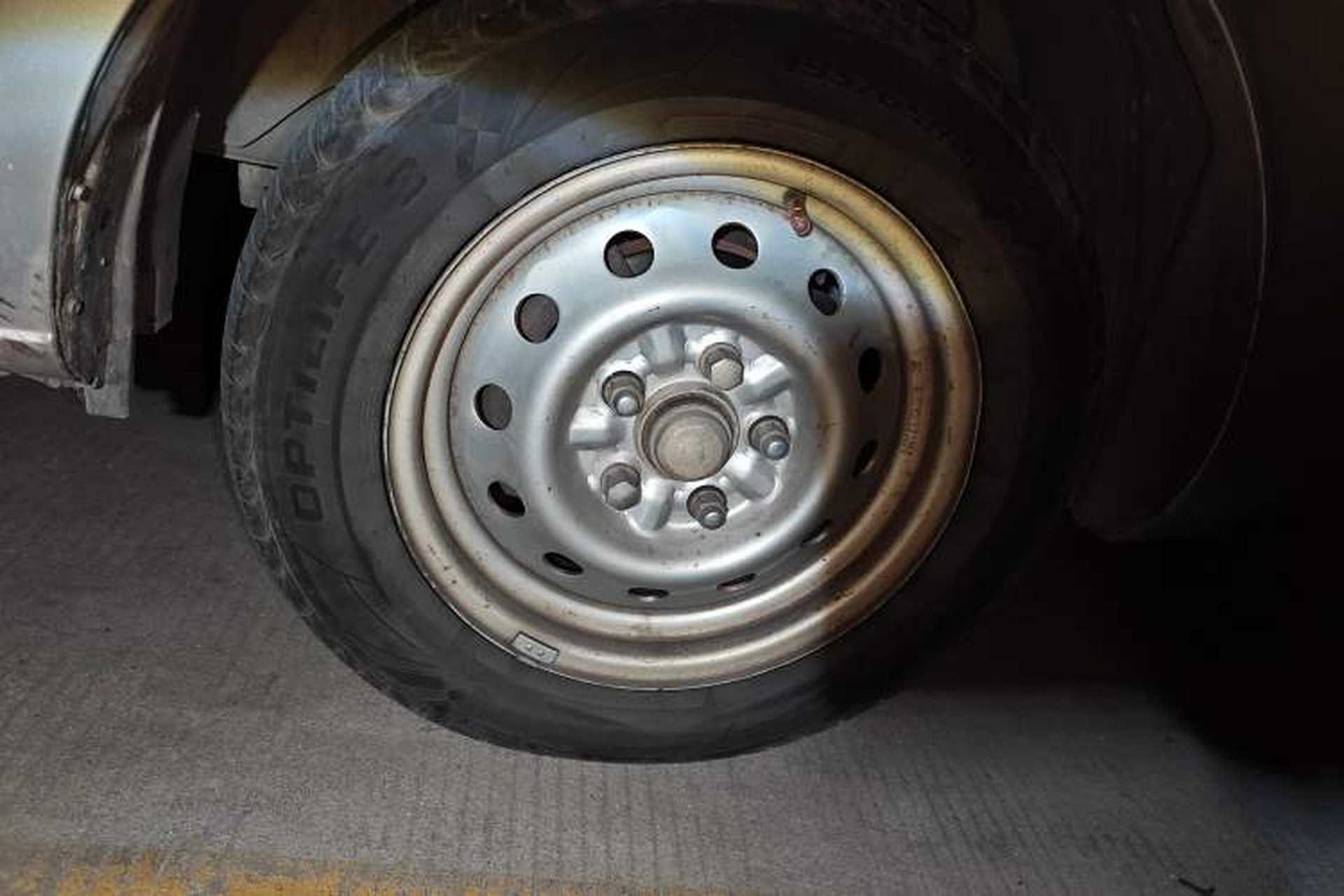 Used JAC Refine M3 2018 1.6L Express Edition 5-seater Right Front Wheel Hub