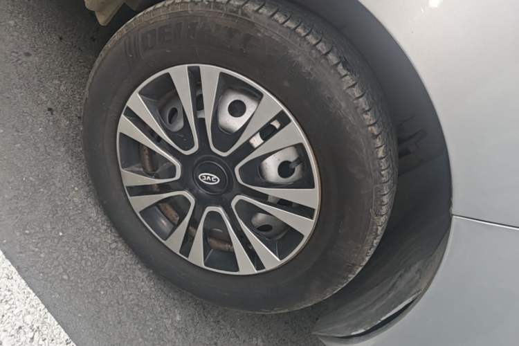 Used JAC Refine M3 2018 1.6L Express Edition 5-seater Right Front Wheel Hub