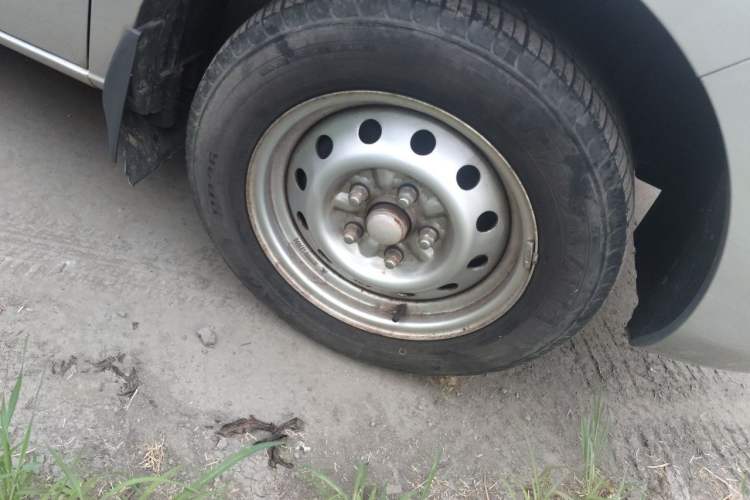 Used JAC Refine M3 2018 1.6L Express Edition 5-seater Right Front Wheel Hub