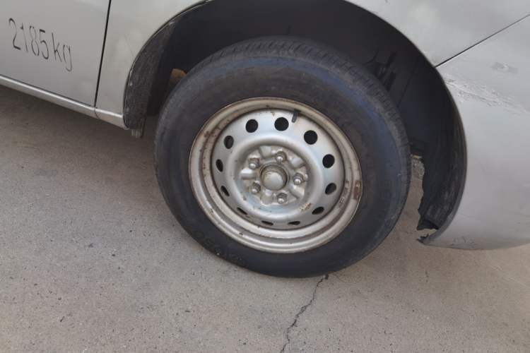 Used JAC Refine M3 2018 1.6L Logistics Edition Right Front Wheel Hub