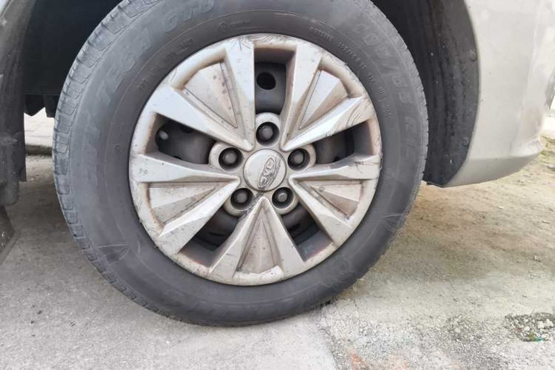 Used JAC Refine M3 2018 IKEA Edition 1.6L Luxury Model Right Front Wheel Hub