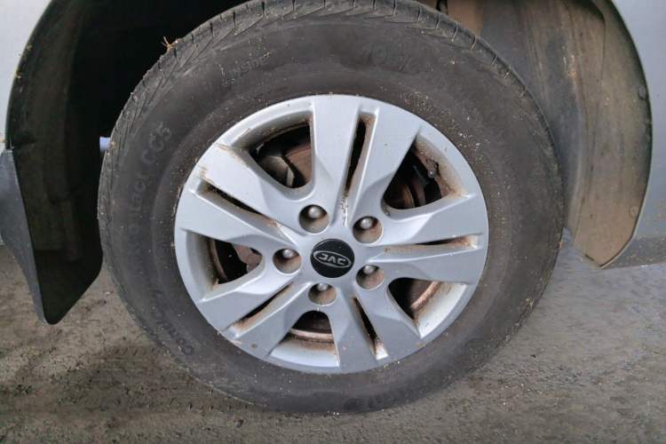Used JAC Refine M3 2018 IKEA Edition 1.6L Luxury Smart Model Right Front Wheel Hub