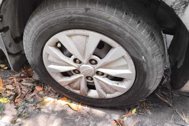Used JAC Refine M3 2018 IKEA Edition 1.6L Luxury Model Right Front Wheel Hub