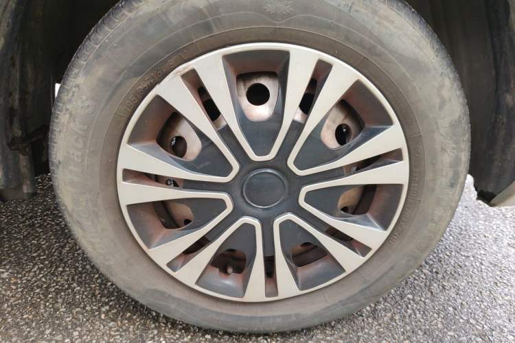 Used JAC Refine M3 2018 1.6L Express Edition 7-Seater Right Front Wheel Hub