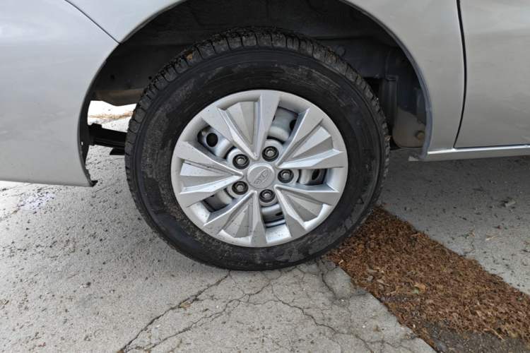 Used JAC Refine M3 2018 1.6L Express Edition 7-Seater Right Rear Wheel Hub