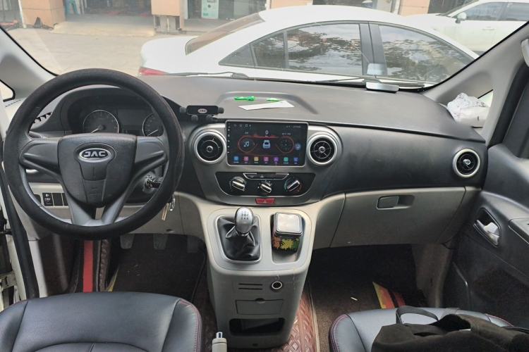 Used JAC Refine M3 2018 1.6L Express Edition 7-Seater Center Console