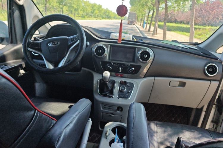 Used JAC Refine M3 2018 IKEA Edition 1.6L Luxury Smart Model Center Console
