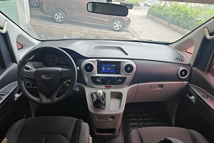 Used JAC Refine M3 2018 1.6L Express Edition 7-Seater Center Console
