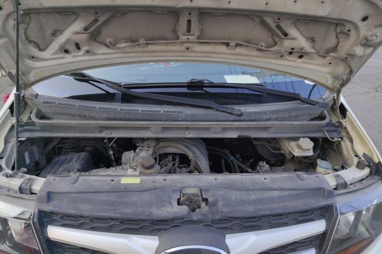 Used JAC Refine M3 2018 1.6L Express Edition 7-Seater Engine Bay
