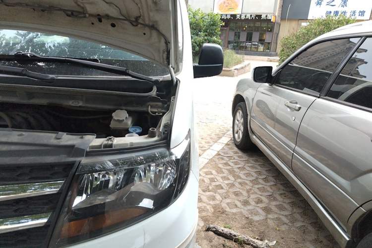 Used JAC Refine M3 2018 1.6L Express Edition 7-Seater Engine Bay Left