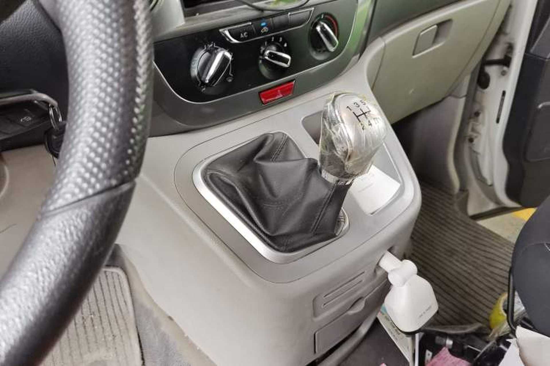 Used JAC Refine M3 2018 Creator Edition 1.6L Luxury Version Gear Lever
