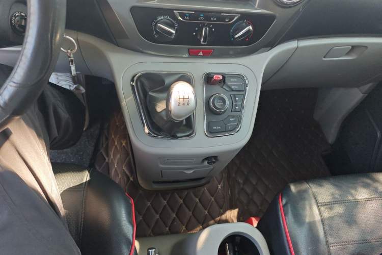 Used JAC Refine M3 2018 IKEA Edition 1.6L Luxury Smart Model Gear Lever