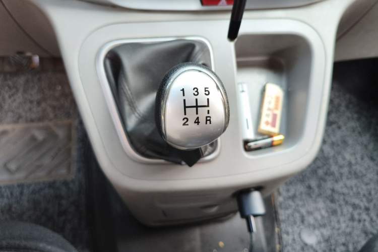 Used JAC Refine M3 2018 1.6L Express Edition 5-seater Gear Lever
