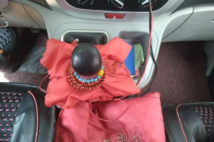 Used JAC Refine M3 2018 1.6L Express Edition 7-Seater Gear Lever