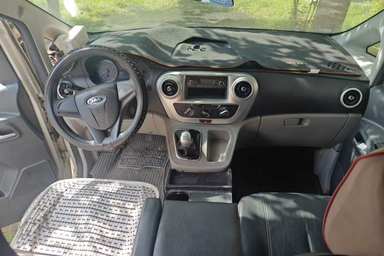 Used JAC Refine M3 2018 1.6L Express Edition 5-seater Interior 2