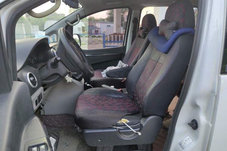Used JAC Refine M3 2018 1.6L Express Edition 7-Seater Left Front Seat