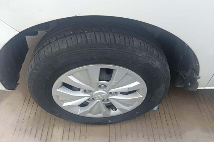Used JAC Refine M3 2018 IKEA Edition 1.6L Luxury Model Left Front Wheel Hub