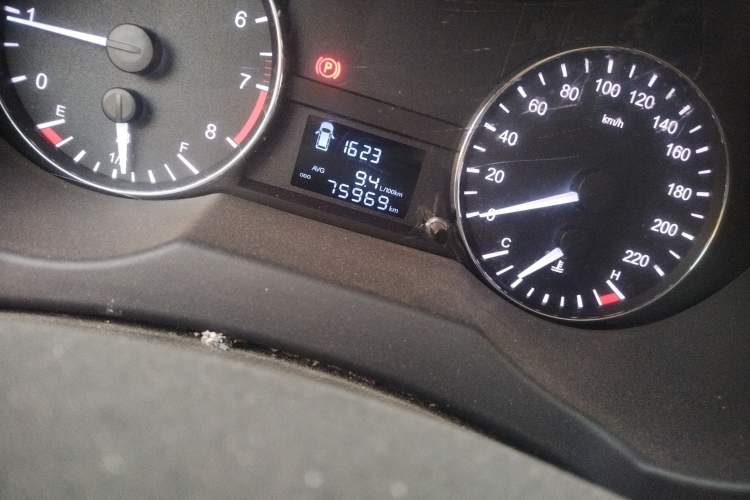 Used JAC Refine M3 2018 IKEA Edition 1.6L Luxury Model Odometer Close Up
