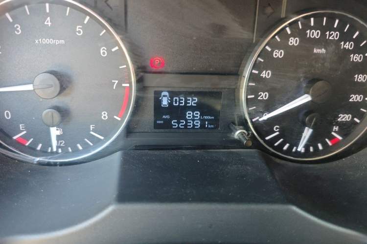 Used JAC Refine M3 2018 IKEA Edition 1.6L Luxury Smart Model Odometer Close Up