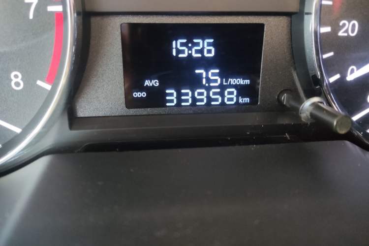 Used JAC Refine M3 2018 1.6L Express Edition 7-Seater Odometer Close Up