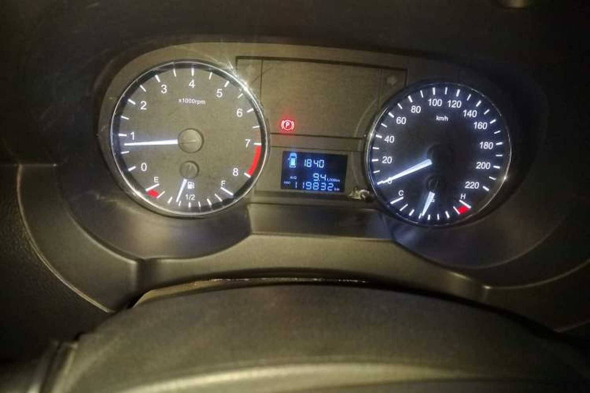 Used JAC Refine M3 2018 1.6L Express Edition 7-Seater Odometer Close Up