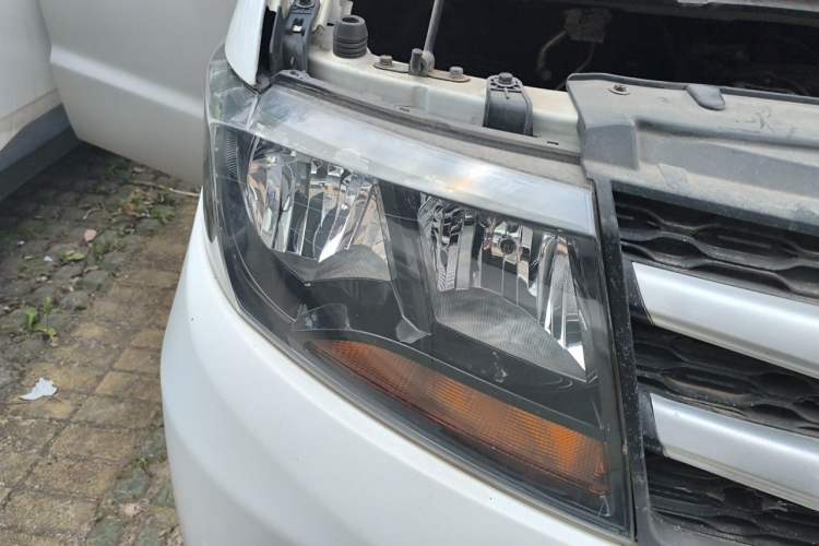 Used JAC Refine M3 2018 1.6L Express Edition 7-Seater Right Front Headlight