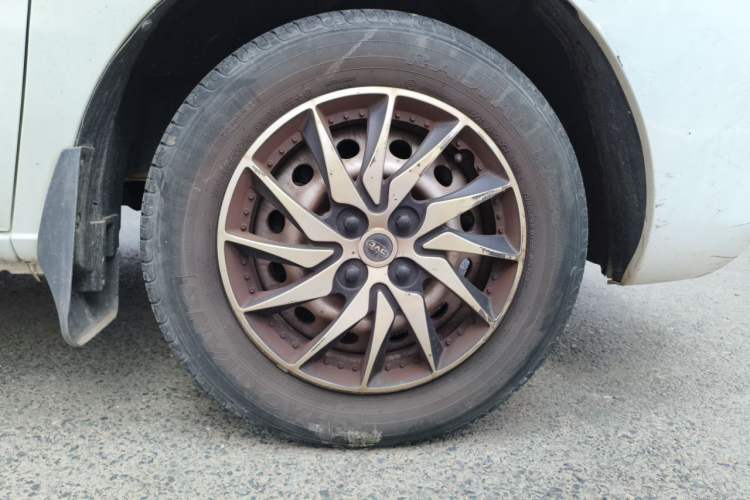 Used JAC Refine M3 2018 1.6L Express Edition 5-seater Right Front Wheel Hub