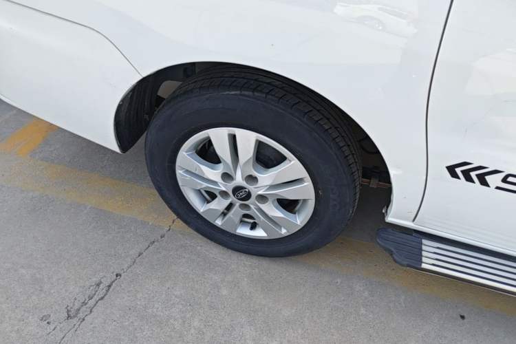 Used JAC Refine M3 2018 IKEA Edition 1.6L Luxury Smart Model Right Rear Wheel Hub