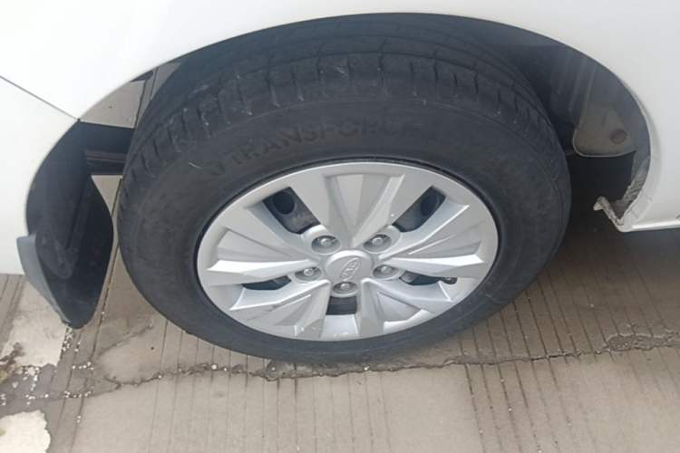 Used JAC Refine M3 2018 IKEA Edition 1.6L Luxury Model Right Rear Wheel Hub