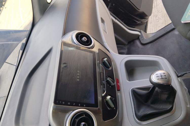 Used JAC Refine M3 2019 1.8L 5-Seater Express Edition Audio And AC Panel