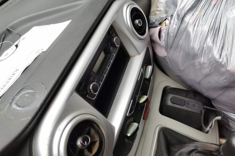 Used JAC Refine M3 2019 PLUS Maker Edition 1.8L Luxury Model Audio And AC Panel
