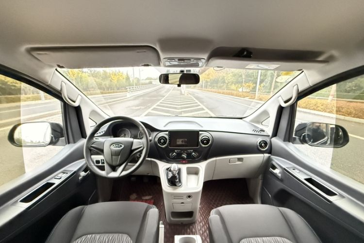 Used JAC Refine M3 2019 PLUS IKEA Edition 1.8L Luxury 9-Seater Audio And AC Panel